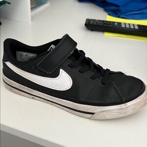 Nike Black and White Velcro Sneaker